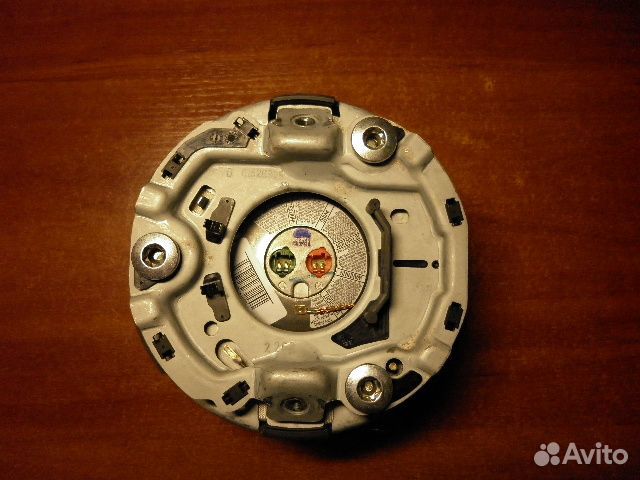 Подушка безопасности водителя в руле Audi A8 (D3)