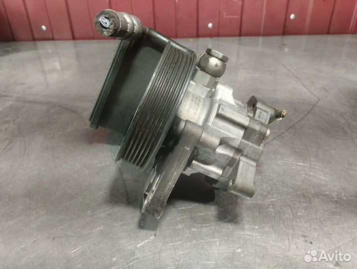 Насос гидроусилителя руля Mercedes C-Class W204