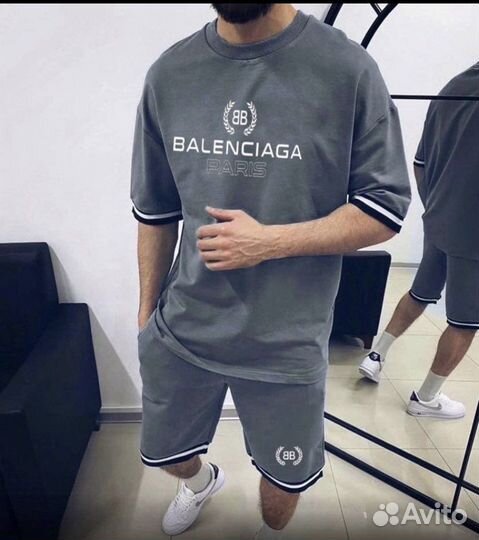 Комтюм Balenciaga