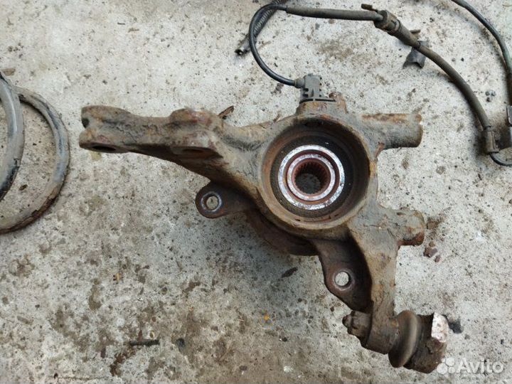 Кулак поворотный передний левый Kia Ceed купэ 1.6