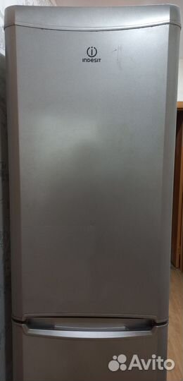 Холодильник indesit