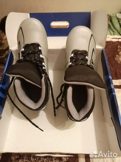 Лыжные ботинки