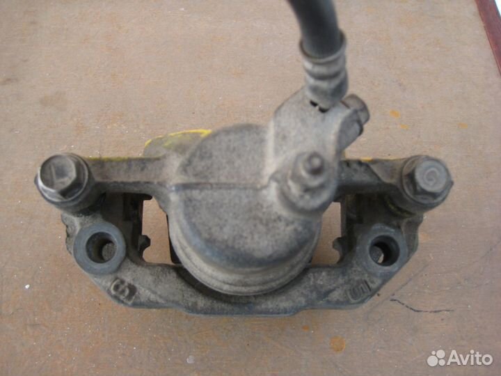 Суппорт левый/правый Nissan Skyline