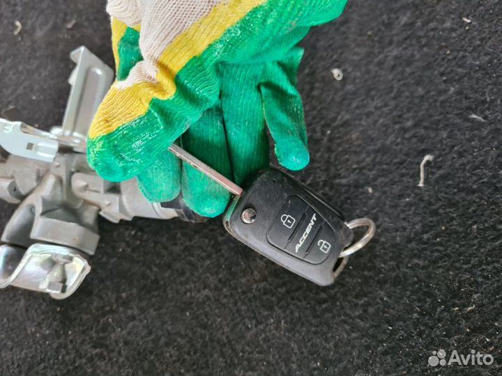 Замок зажигания Hyundai Solaris седан 2012
