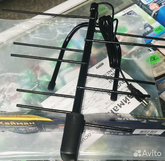 Антенна комнатная, д/цифровой тв приставки с усили