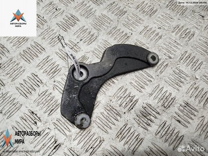 Кронштейн генератора BMW 5 E39 рест. 2002 2248581