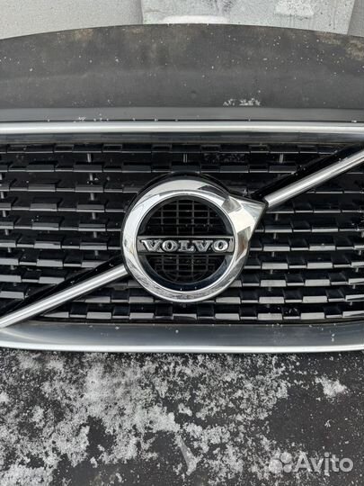 Решетка радиатора Volvo XC90 R design