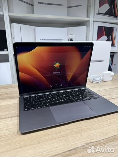 MacBook Air 13 M1 8gb 256gb новый 1 цикл