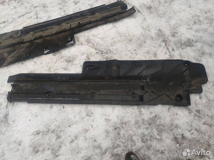 Защита днища правая Mercedes-Benz C-Класс