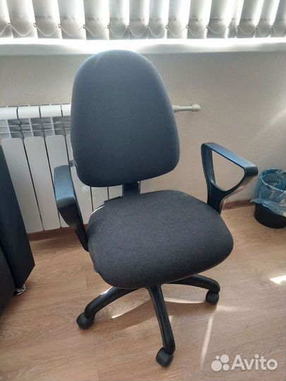 Компьютерное офисное кресло бу