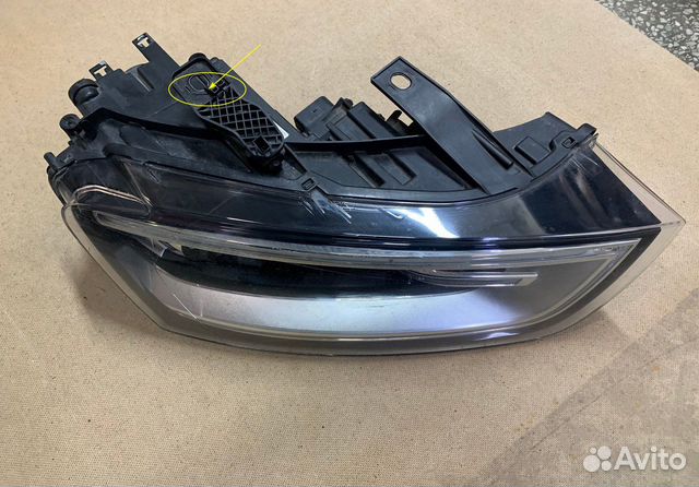 Фара правая Audi Q3 (Ксенон, не адаптивная)