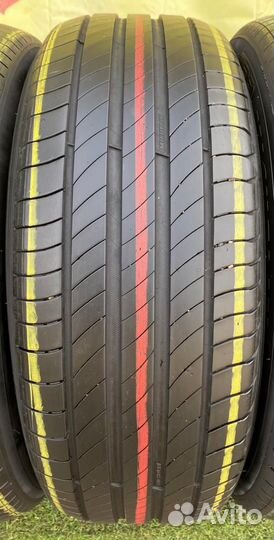 Michelin Primacy 4 215/60 R17 96H