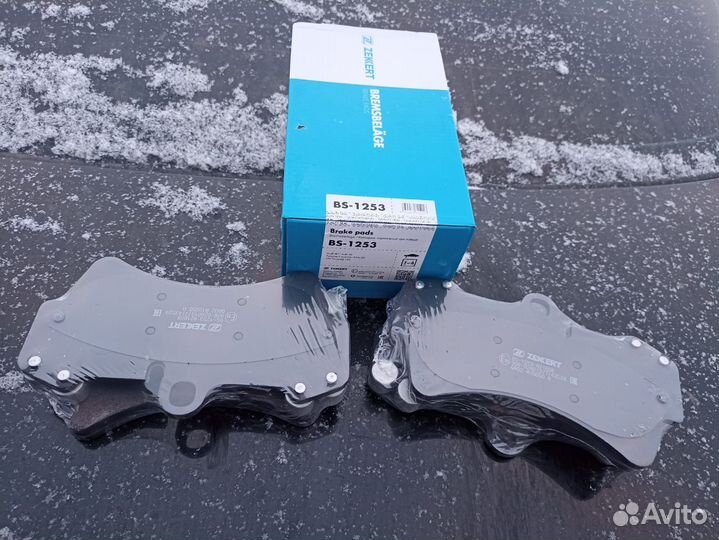 Колодки тормозные передние Audi Q7 4LB