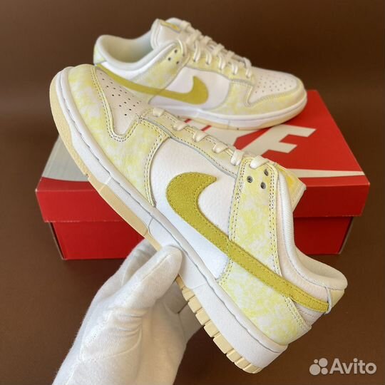 Nike Dunk Low Yellow Strike (7.5/8usW)