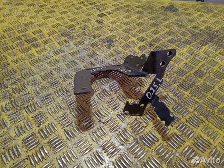 Кронштейн бачка гура Man Tga Tgs Tgx