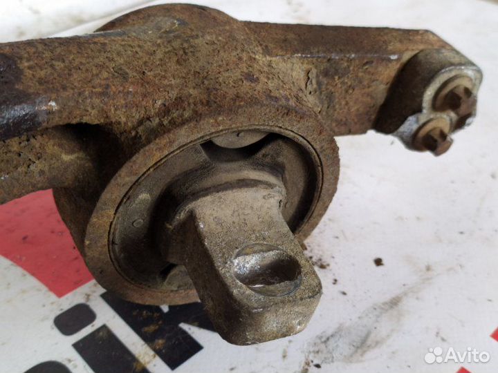 Кронштейн редуктора Mercedes Viano W639 2.1D 2005