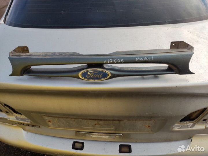 Решетка радиатора Ford Mondeo 1 универсал 1.8I