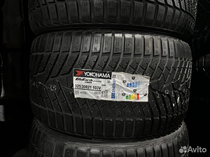Yokohama BluEarth Winter V905 325/30 R21 и 285/35 R21 111V