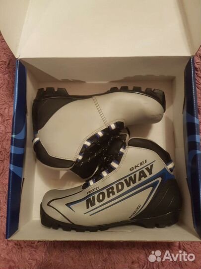 Лыжные ботинки