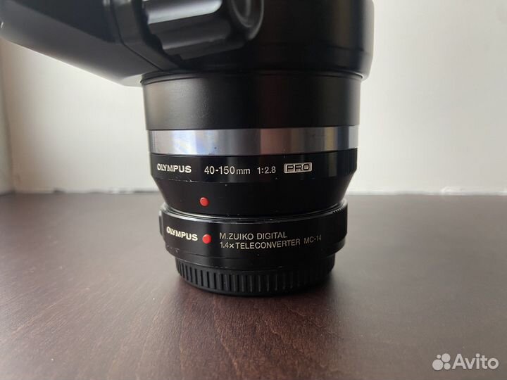 Объектив Olympus M.zuiko 40-150mm F2.8 PRO + MC-14