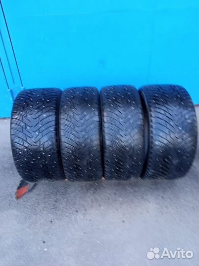 Nokian Tyres Hakkapeliitta 8 265/45 R20 и 295/40 R20