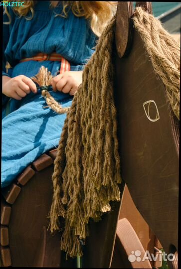 Скульптура деревянной лошадки. Декор для детей