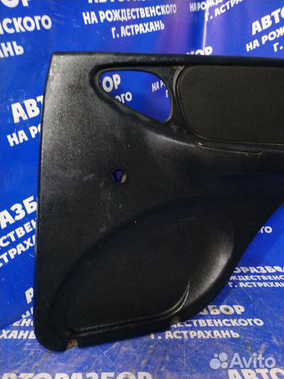 Задняя правая обшивка двери Chevrolet Niva