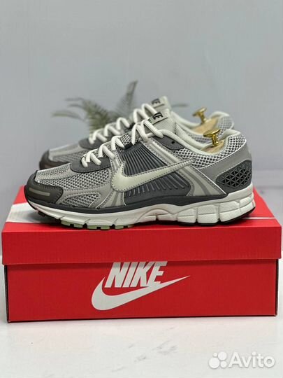 Кроссовки nike air zoom vomero 5