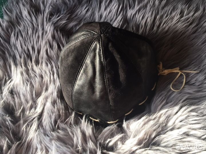 Шапка кожаная с замшей