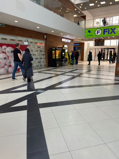 Остров в ТЦ Метромолл, 6 м²