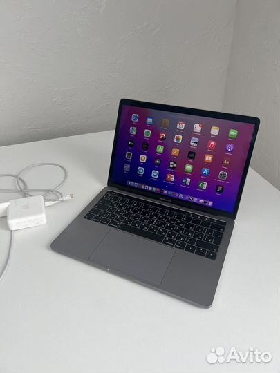 Apple MacBook Pro 13 2018 touch bar