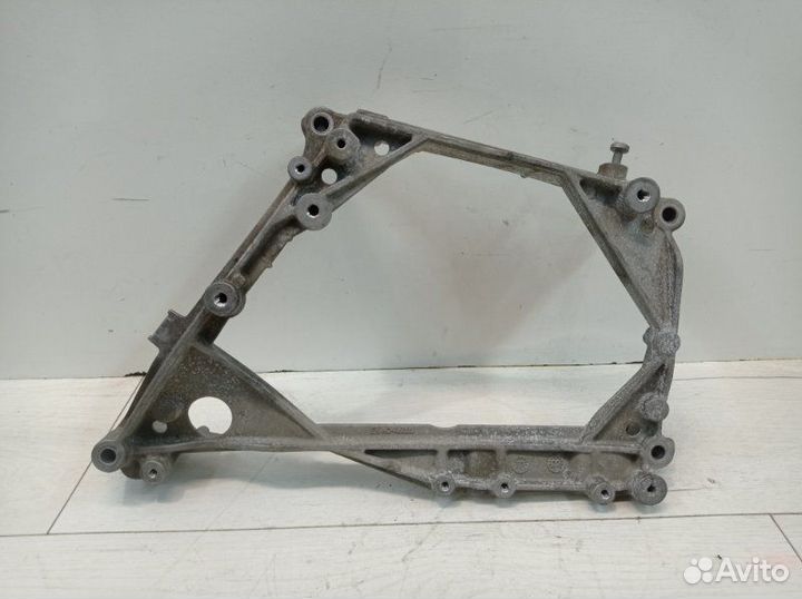 Кронштейн Volkswagen Crafter 2.0 TDI 2021