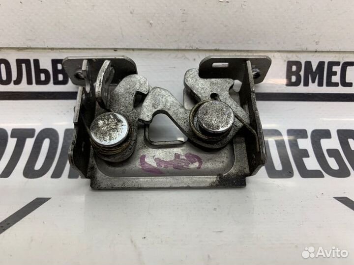 Замок капота BMW E81 E90 E60 E84 E83 51237008755
