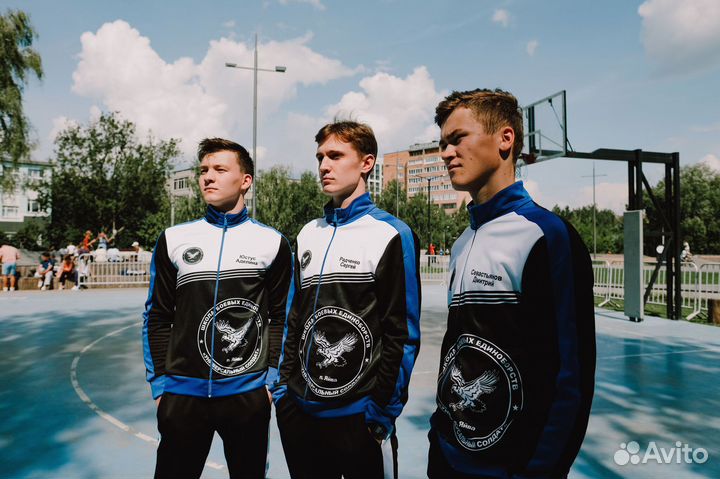 Парадный спортивный костюм для команды на заказ