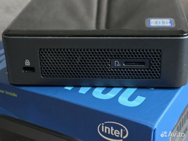 Intel nuc 8 i3