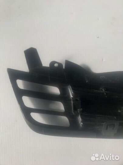 Заглушка бампера передняя правая Nissan March AK12