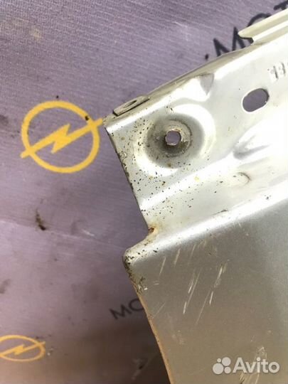 Крыло переднее левое Opel Vivaro минивэн