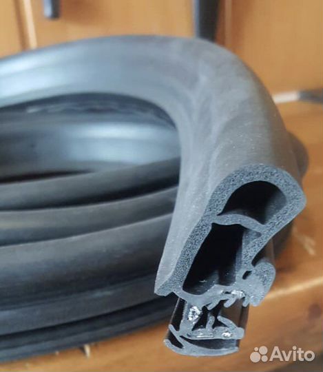 Уплотнитель двери VW Transporter Т5 (аналог)