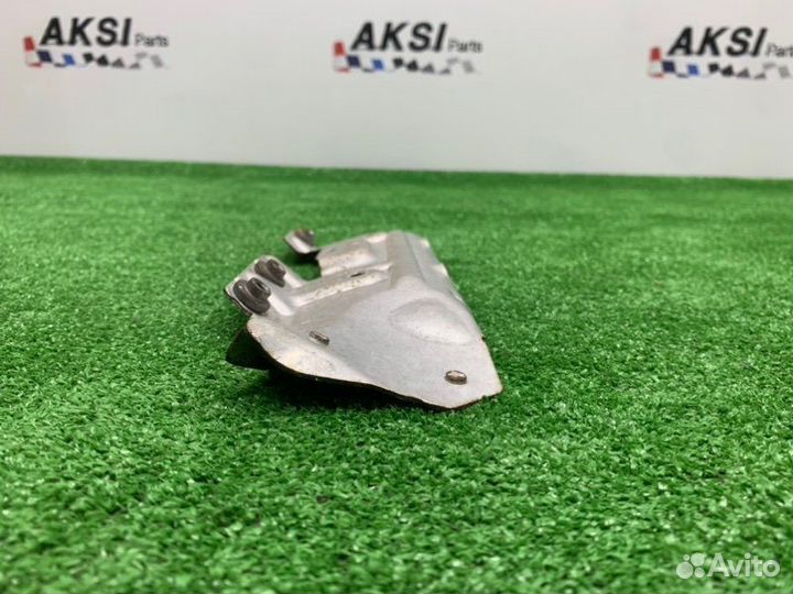 Теплоизоляционный экран левый Bmw 6 F13 N63B44B