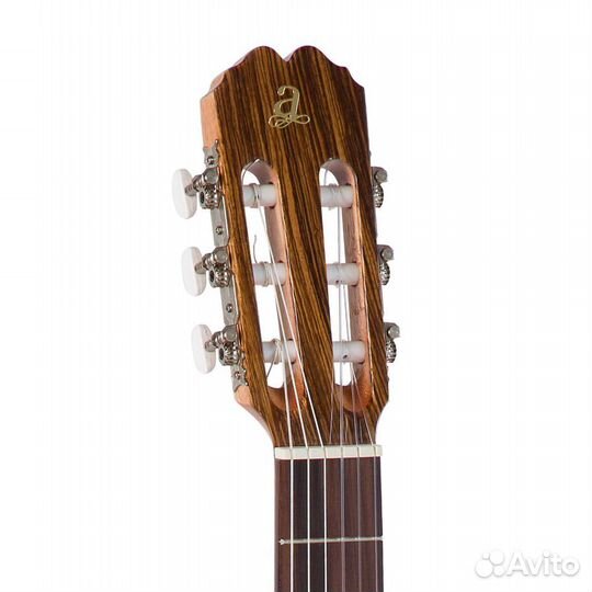 Испанская классическая гитара Admira Paloma