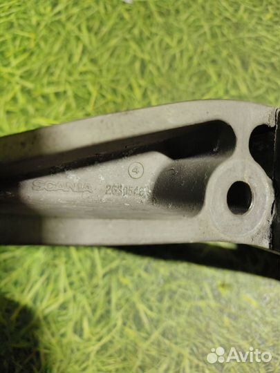 Кронштейн (крепление) радиатора левый Scania