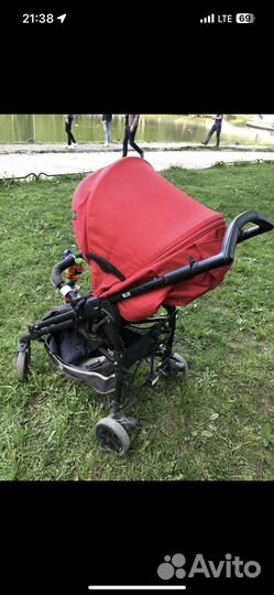 Прогулочная коляска