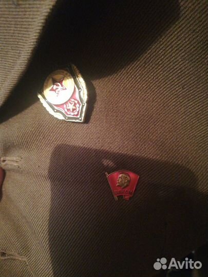 Китель 2шт, Фуражки 2 шт, брюки одна штука