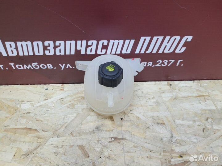 Бачок расширительный Renault Sandero