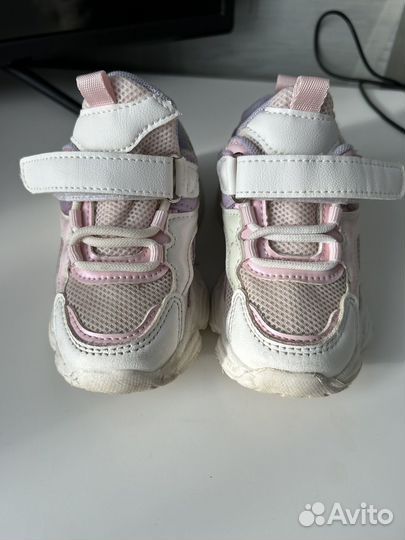 Кроссовки для девочки