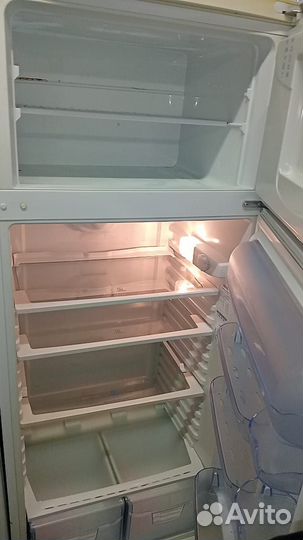 Холодильник бу indesit