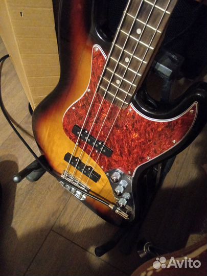 Бас гитара fender jazz bass