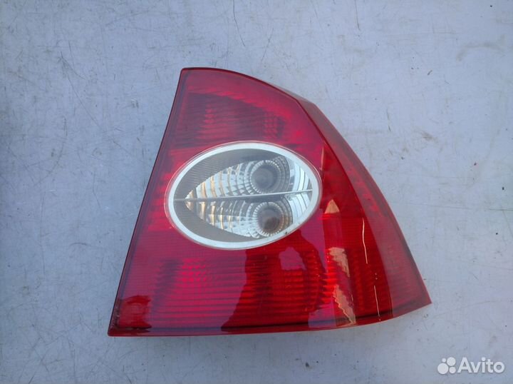 Фонарь задний правый Форд Фокус 2