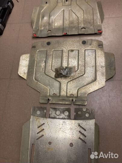 Защита двигателя TLC 200 LX570