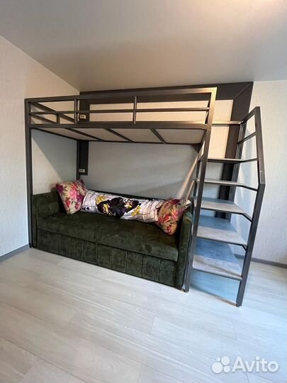 Кровать чердак с лестницей на заказ